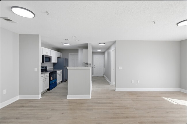 Building Photo - Cottonwood Estates