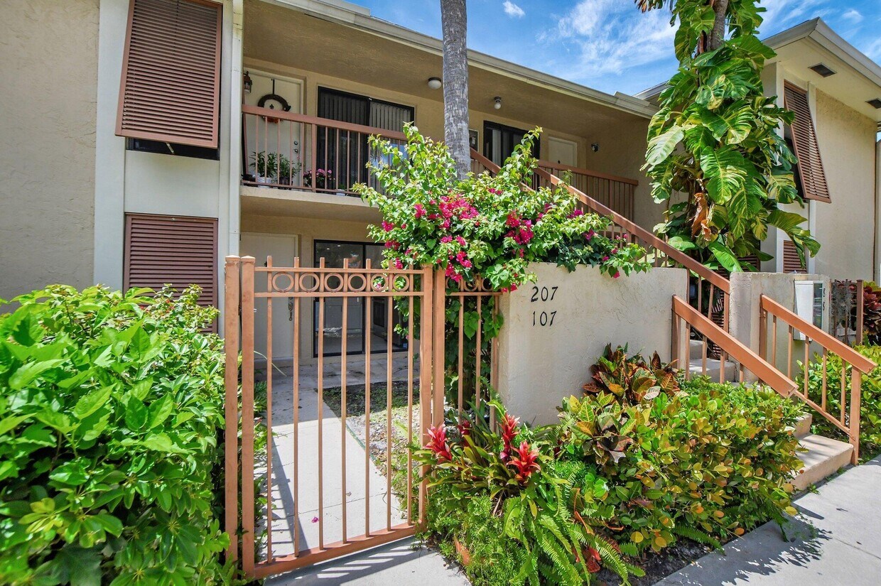 Foto principal - 3939 NE 5th Ave