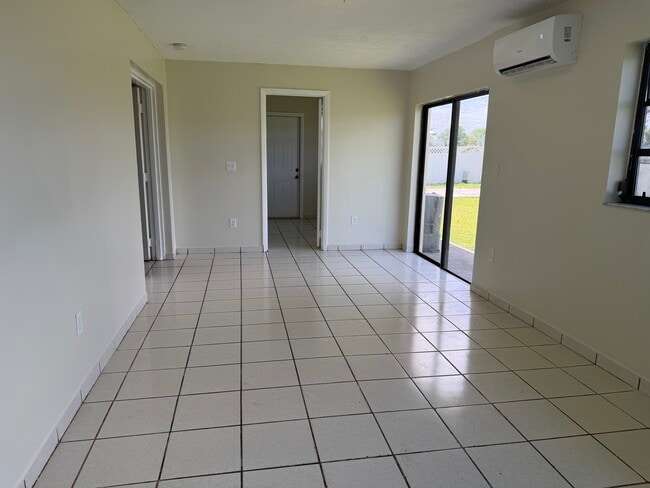Building Photo - 10375 SW 152nd Ter
