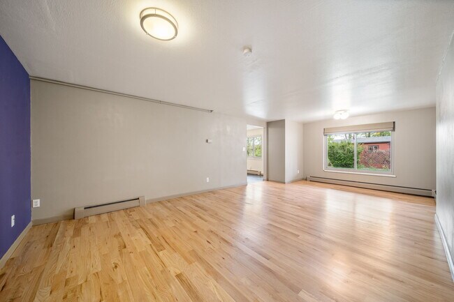 Sala de estar Hacia la cocina - 8090 W 63rd Ave