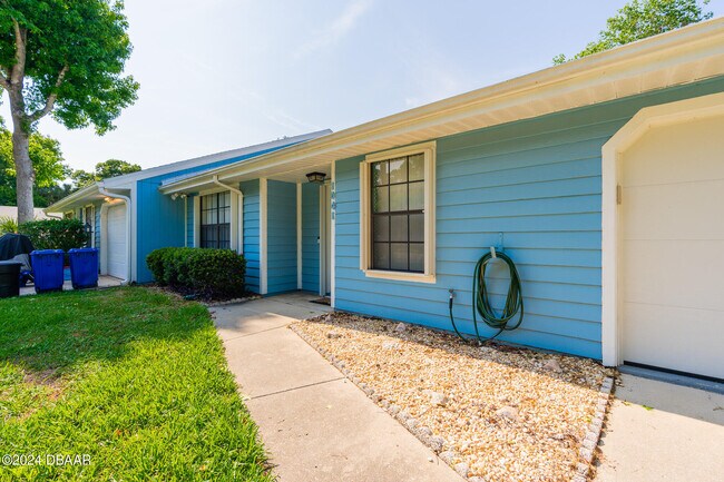 Building Photo - 1041 Oak Forest Cir