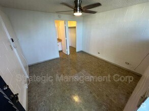 Building Photo - 1301 Lusitana St