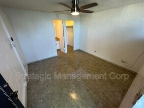 Building Photo - 1301 Lusitana St