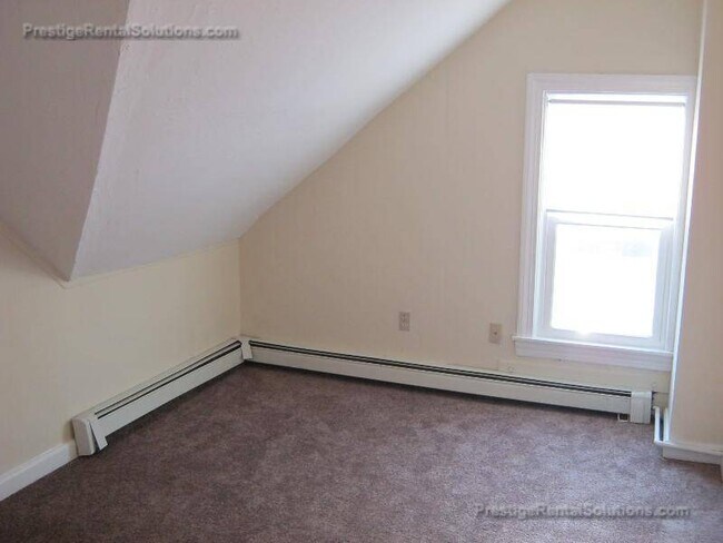 Building Photo - 44 Pearl St