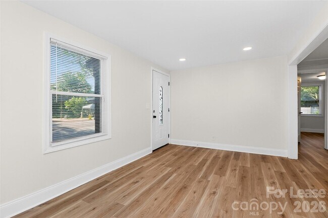 Foto del edificio - 2958 Reid Ave