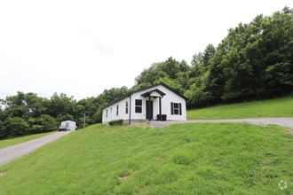 Building Photo - 14 Jones Ln