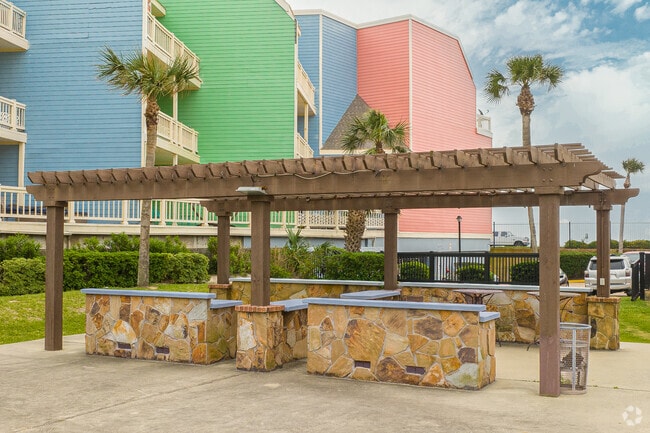Building Photo - Oceanfront Lofts