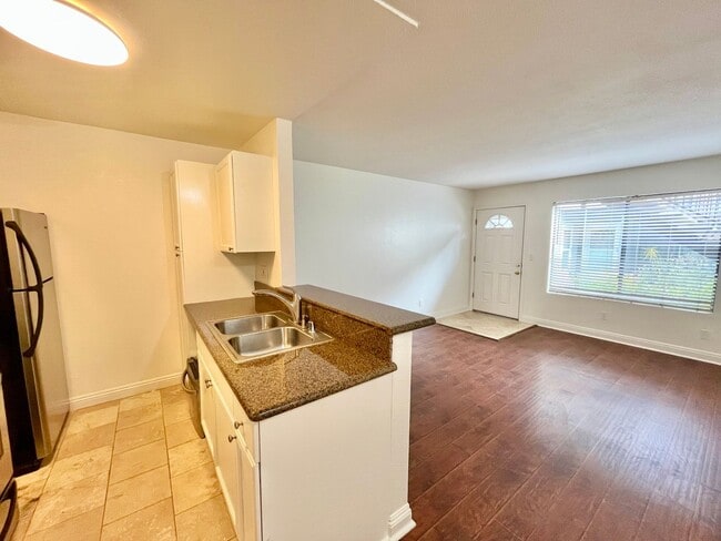 Building Photo - Updated 1bd/1bth Normal Heights Apartment ...
