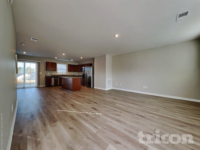 Building Photo - 757 Sequoia Dr