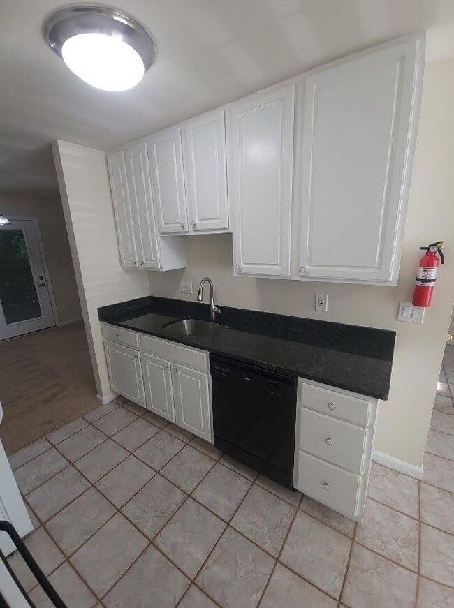 Cocina - 527 Upland St