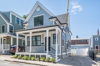 Building Photo - 7 Cedar Ave