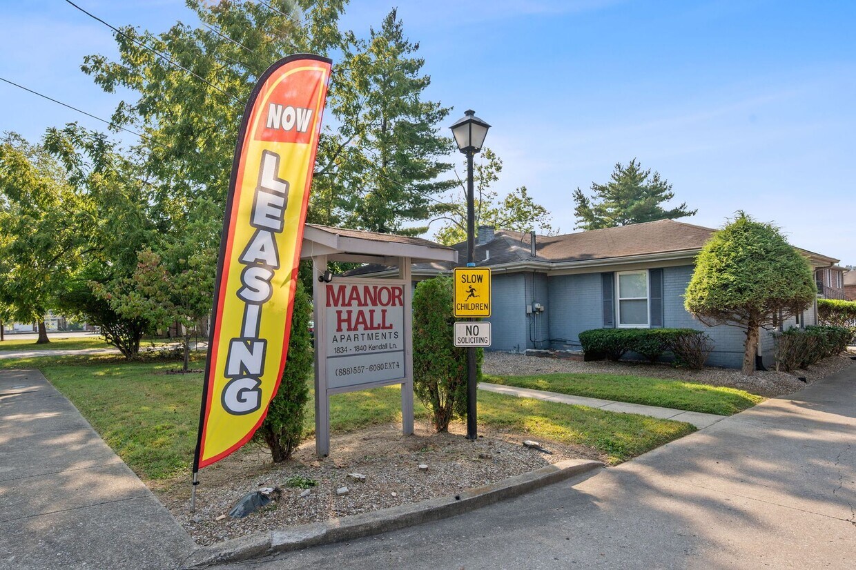 Foto principal - ?Spacious 3-Bedroom Home in Shively — Great Location!?