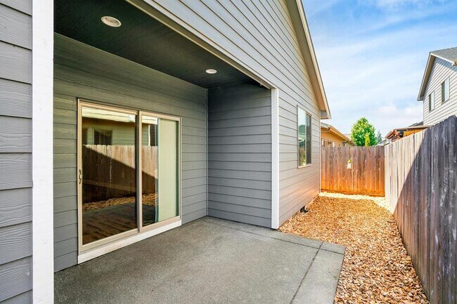 Building Photo - 1087 Taurus Loop NE