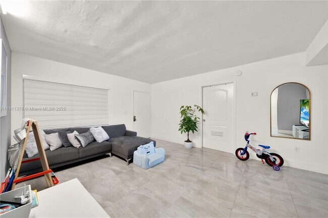 Foto del edificio - 8520 SW 133rd Avenue Rd