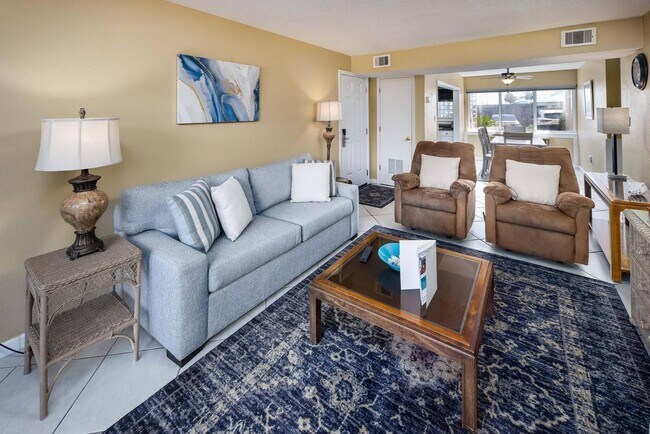 Foto del edificio - 1530 Miracle Strip Pkwy SE