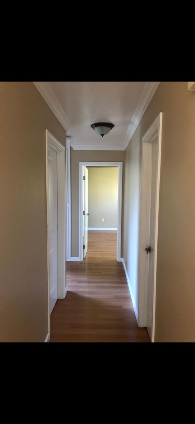 Building Photo - 305 Georgiana Dr