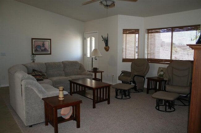 Building Photo - 2910 Swirl Dr