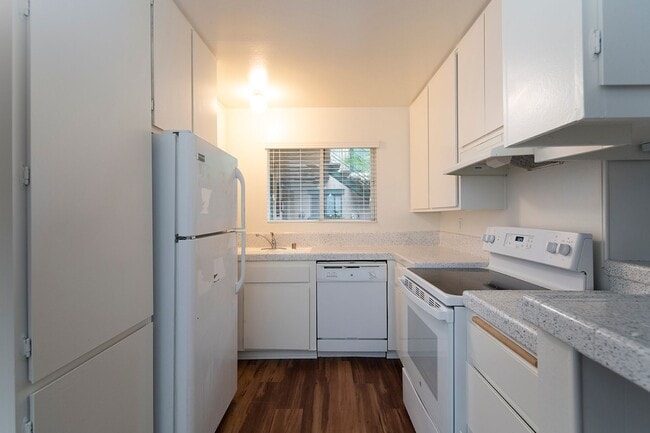 Interior Photo - San Remo Court