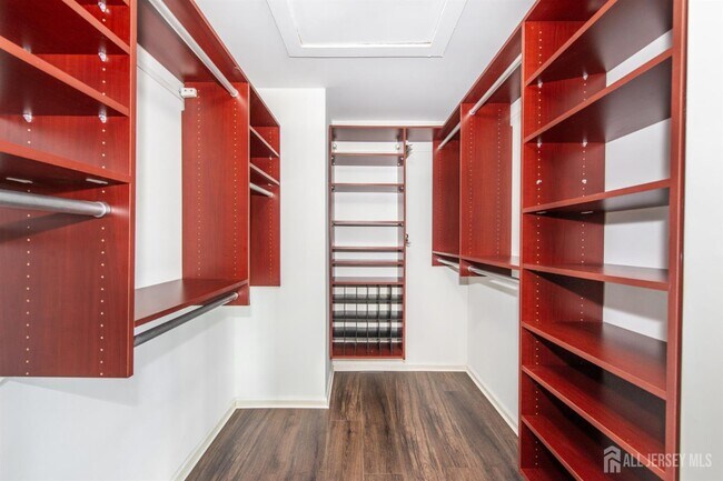 Foto del edificio - 43 S Shore Dr