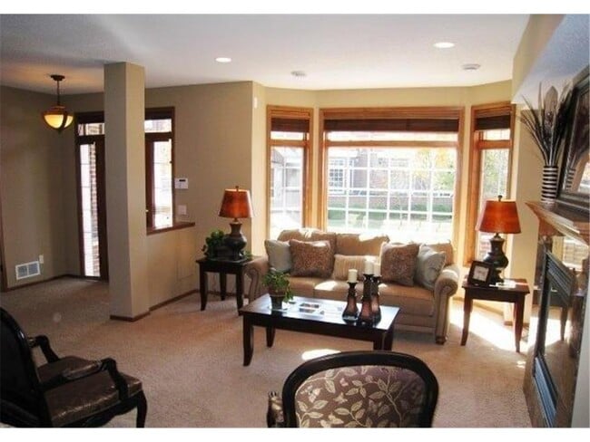 Building Photo - 10778 Falling Water Ln