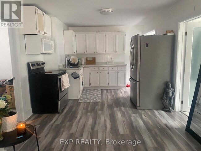 Photo du bâtiment - 4620 Lee Ave