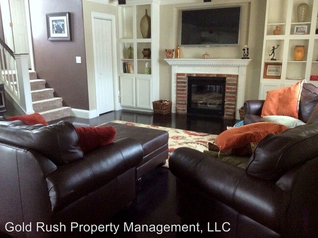 Building Photo - 2555 Twin Lakes Dr