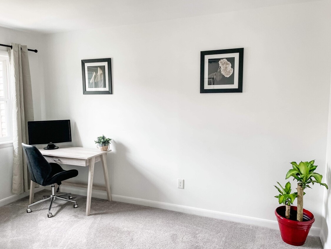 Foto principal - 604 Briar Ct