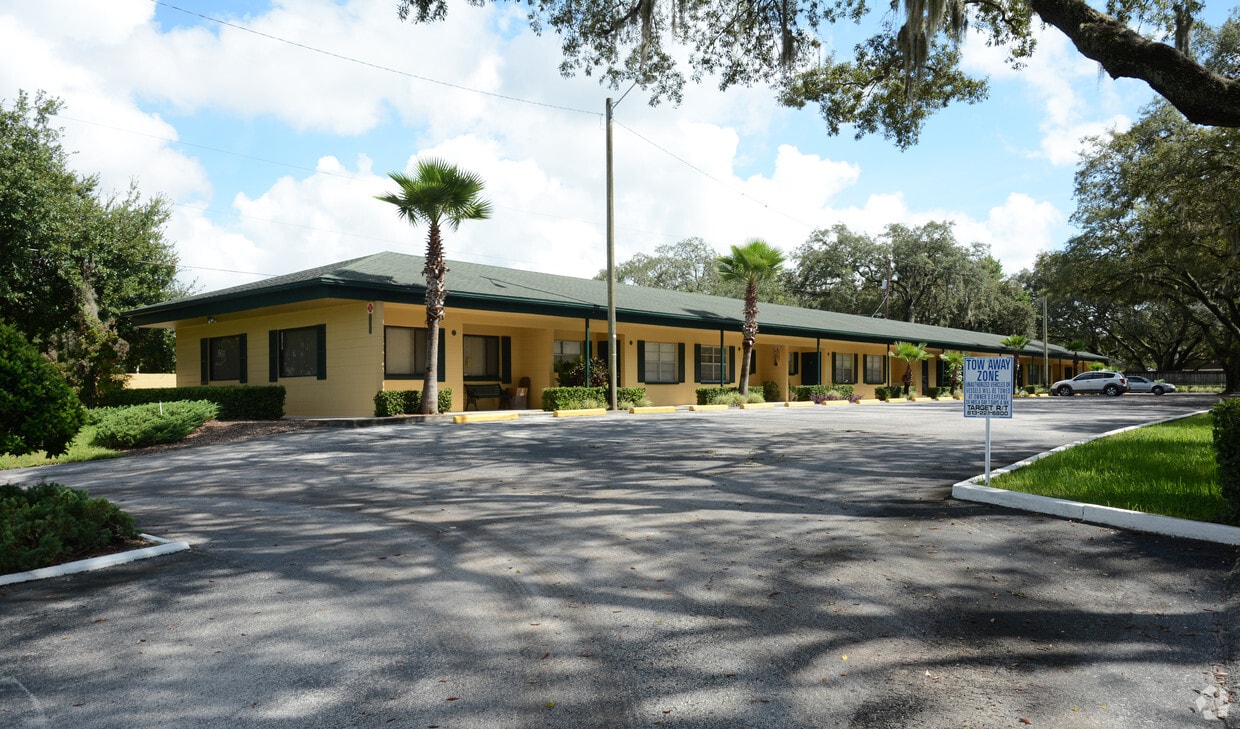 11207 N 56th St, Tampa, FL 33617 Apartments in Tampa, FL