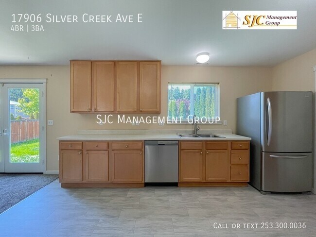 Foto del edificio - 17906 Silver Creek Ave E