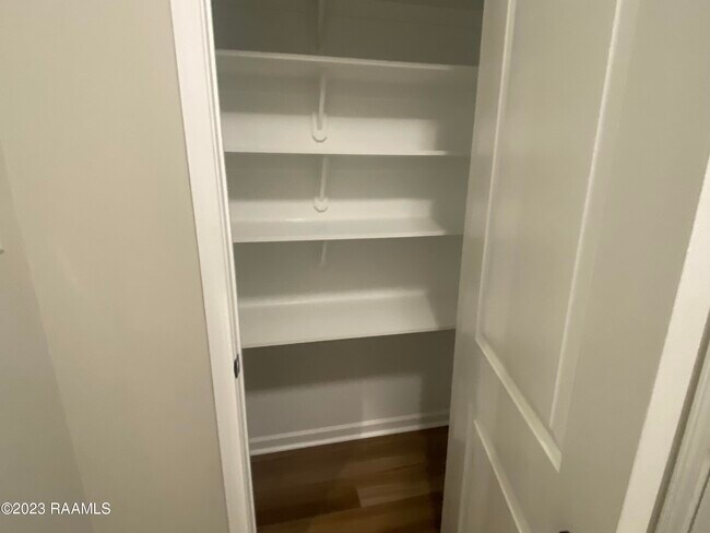 Foto del edificio - 204 Sparkling Meadows Ln