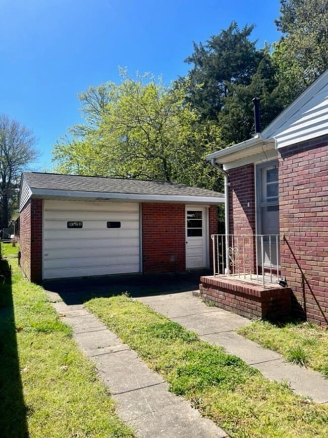 Building Photo - NORFOLK RENTAL