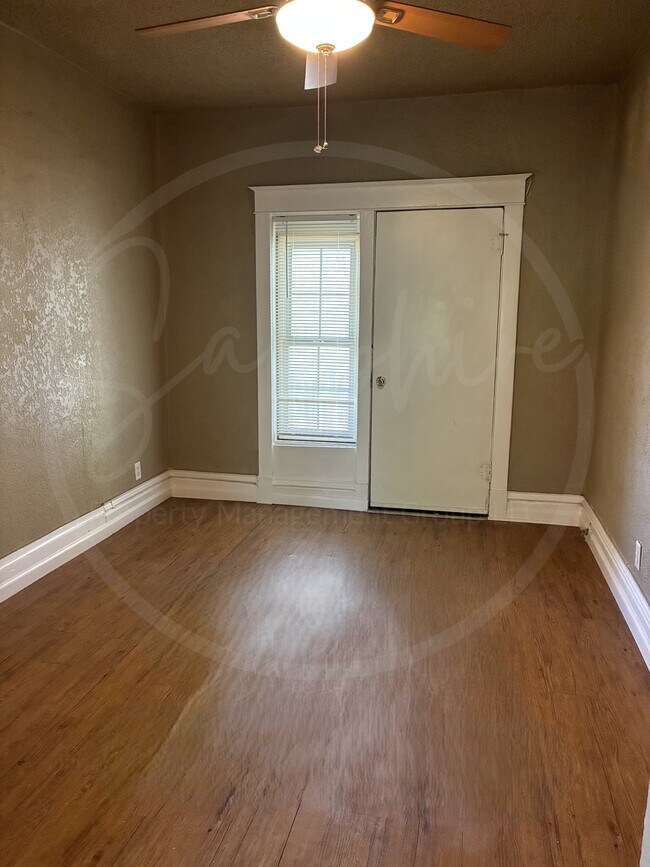 Foto del edificio - 1115 E 41st St