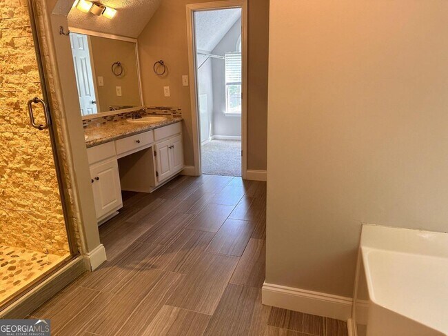 Foto del edificio - 3310 Southshore Ln