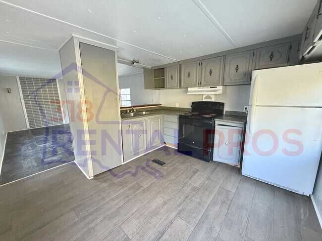Building Photo - Main Street Mobile Home Community