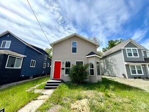 Building Photo - 507 E Apple Ave