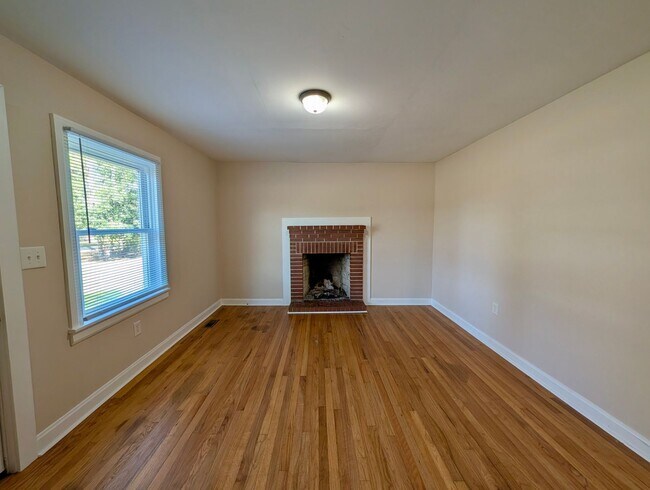 Foto del edificio - For Rent: Charming Country Home in Middlesex – $1,550/month