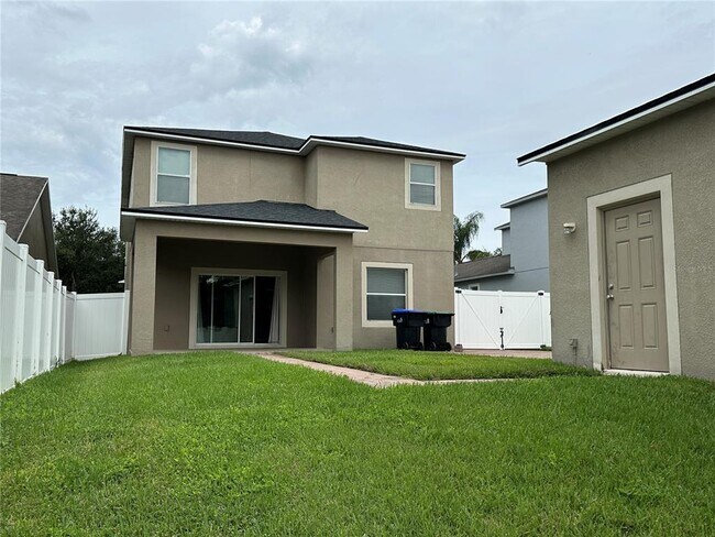 Foto del edificio - 15168 Evergreen Oak Loop