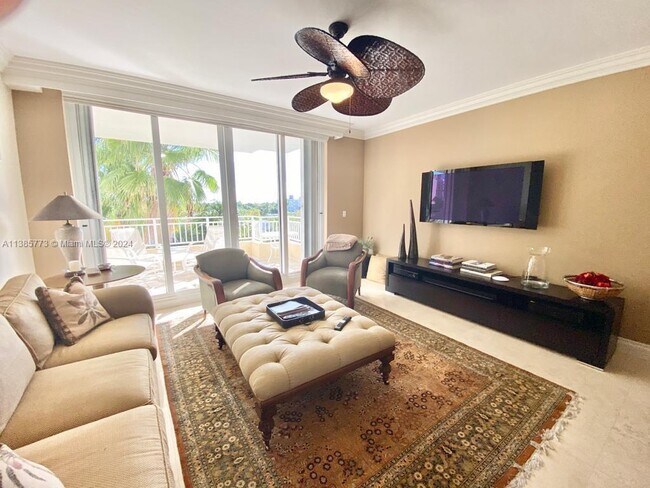 Foto del edificio - 799 Crandon Blvd