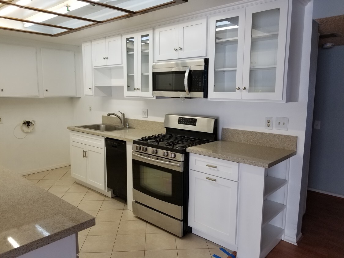 16970 Marygold Ave, Fontana, CA 92335 Condo for Rent in Fontana, CA