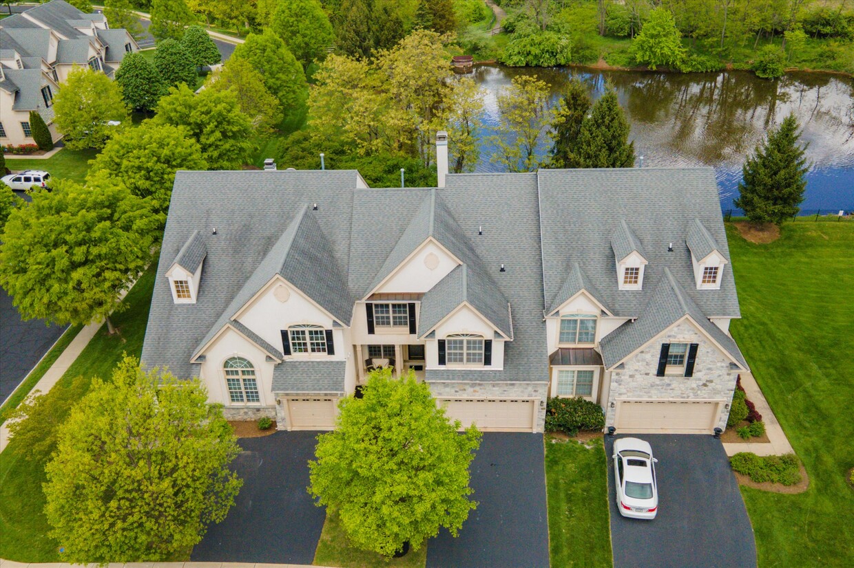 End-unit Carriage Home with a view of the pond - 43 Penn Crossing Dr