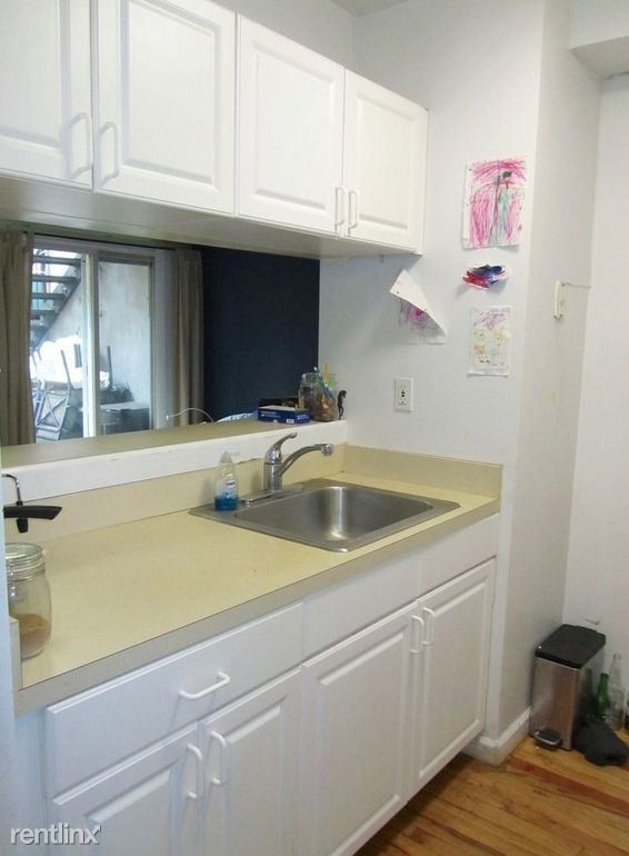Building Photo - Studio, 1 bath  - 104 Waverly Ave