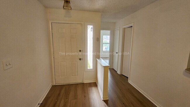 Foto del edificio - 7626 Melissa Ct N