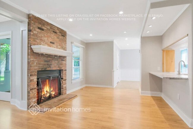 Building Photo - 7413 Laketree Dr
