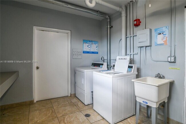 Foto del edificio - 1425 Atlantic Shores Blvd