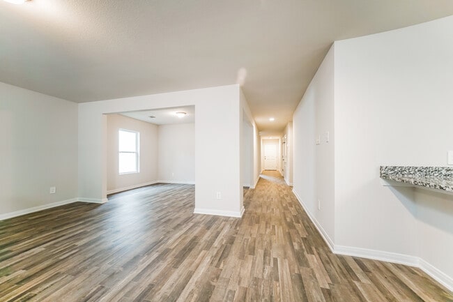 Building Photo - 15815 Del Norte Dr