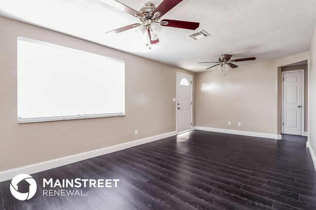 Foto del edificio - 6230 Westport Dr