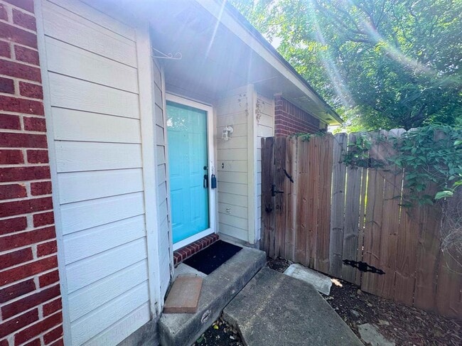 Building Photo - 15539 Sutton Leigh's Ln