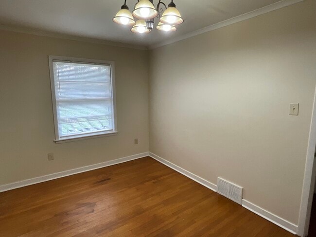 Building Photo - 1939 Driftwood Ave