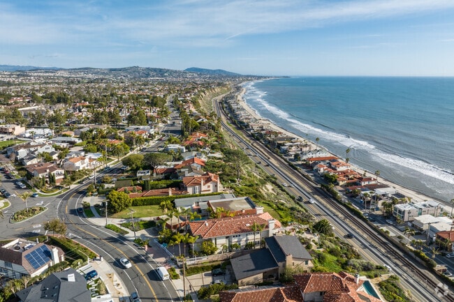 Nice cliff side homes context