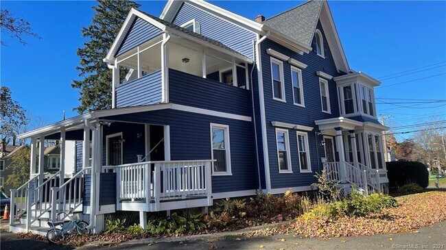 Building Photo - 220 Greenwood Ave